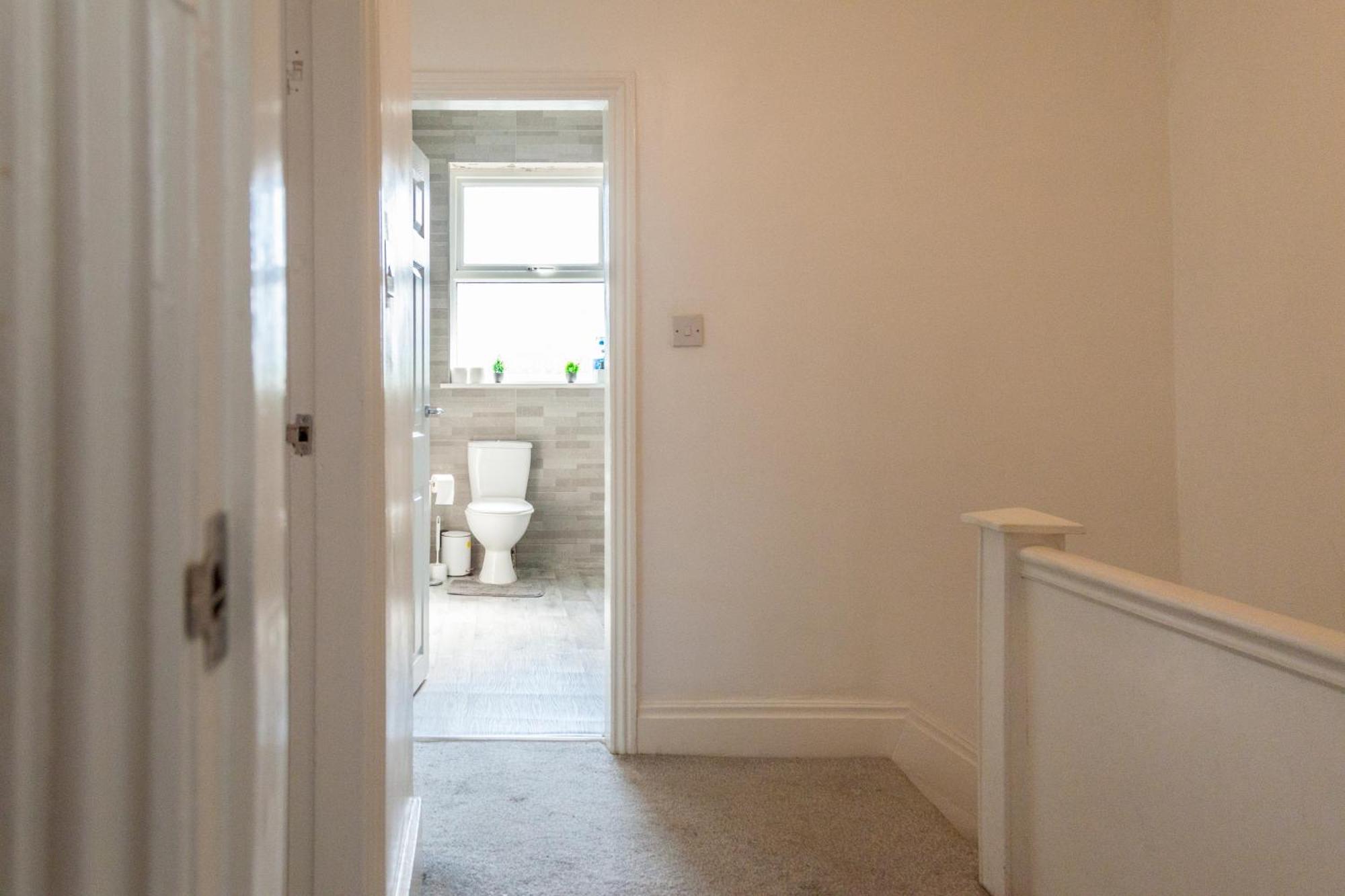 Reduction On Short Stays - Perfect For Large Groups, 8Min Walk To Stadium, Comfy House With Parking Ливърпул Екстериор снимка