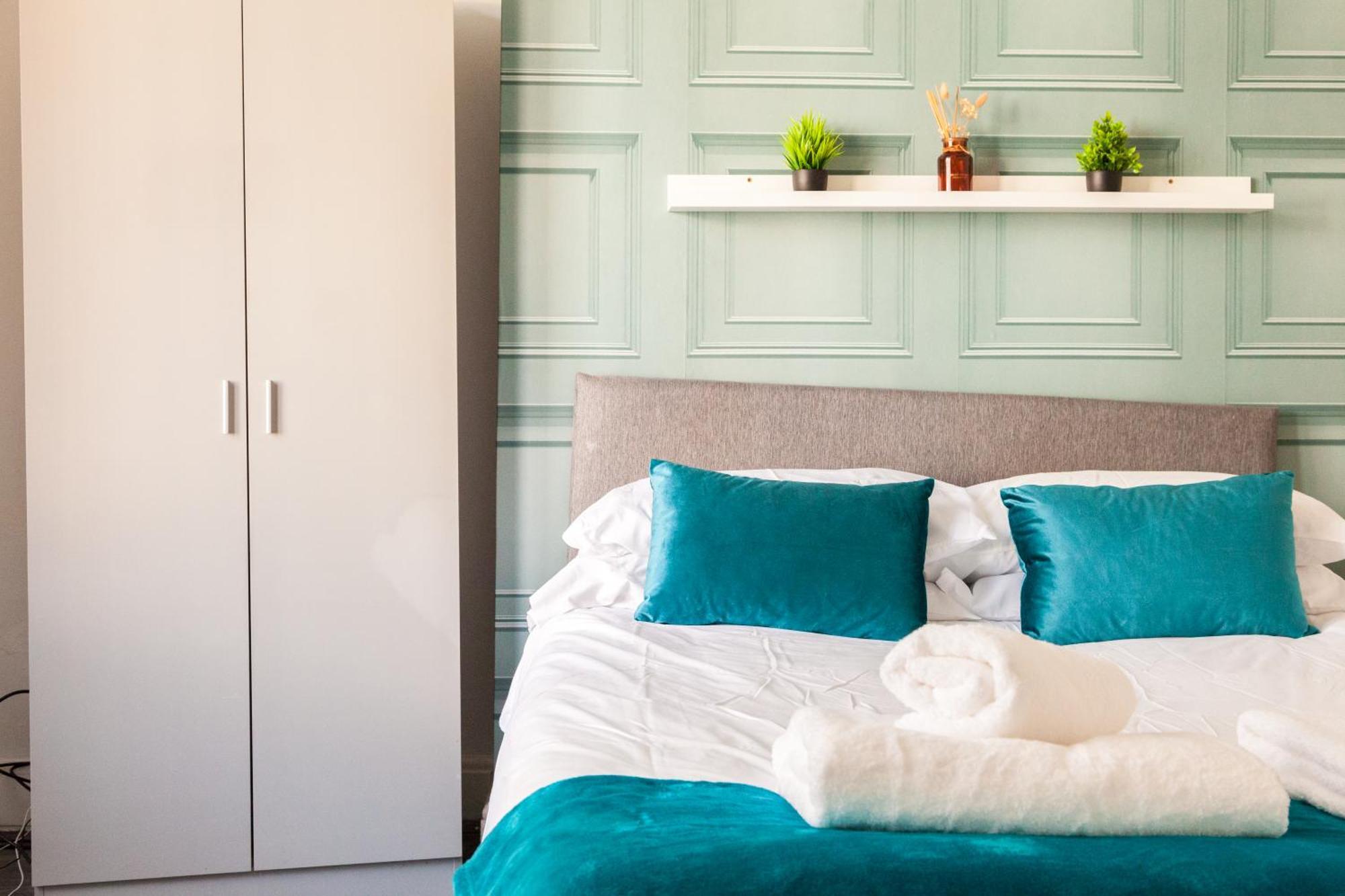 Reduction On Short Stays - Perfect For Large Groups, 8Min Walk To Stadium, Comfy House With Parking Ливърпул Екстериор снимка