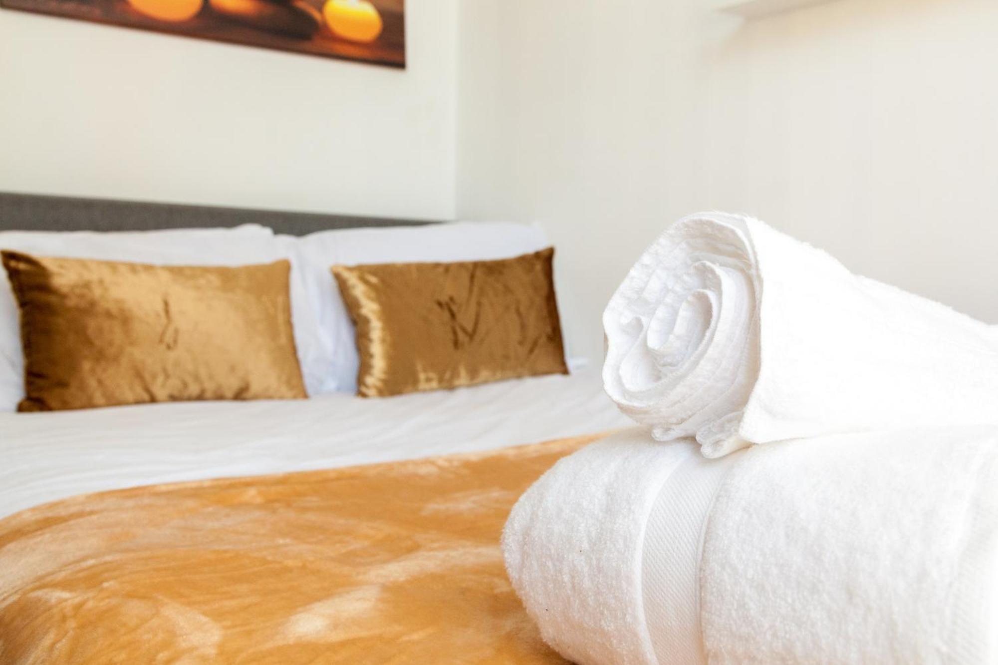 Reduction On Short Stays - Perfect For Large Groups, 8Min Walk To Stadium, Comfy House With Parking Ливърпул Екстериор снимка