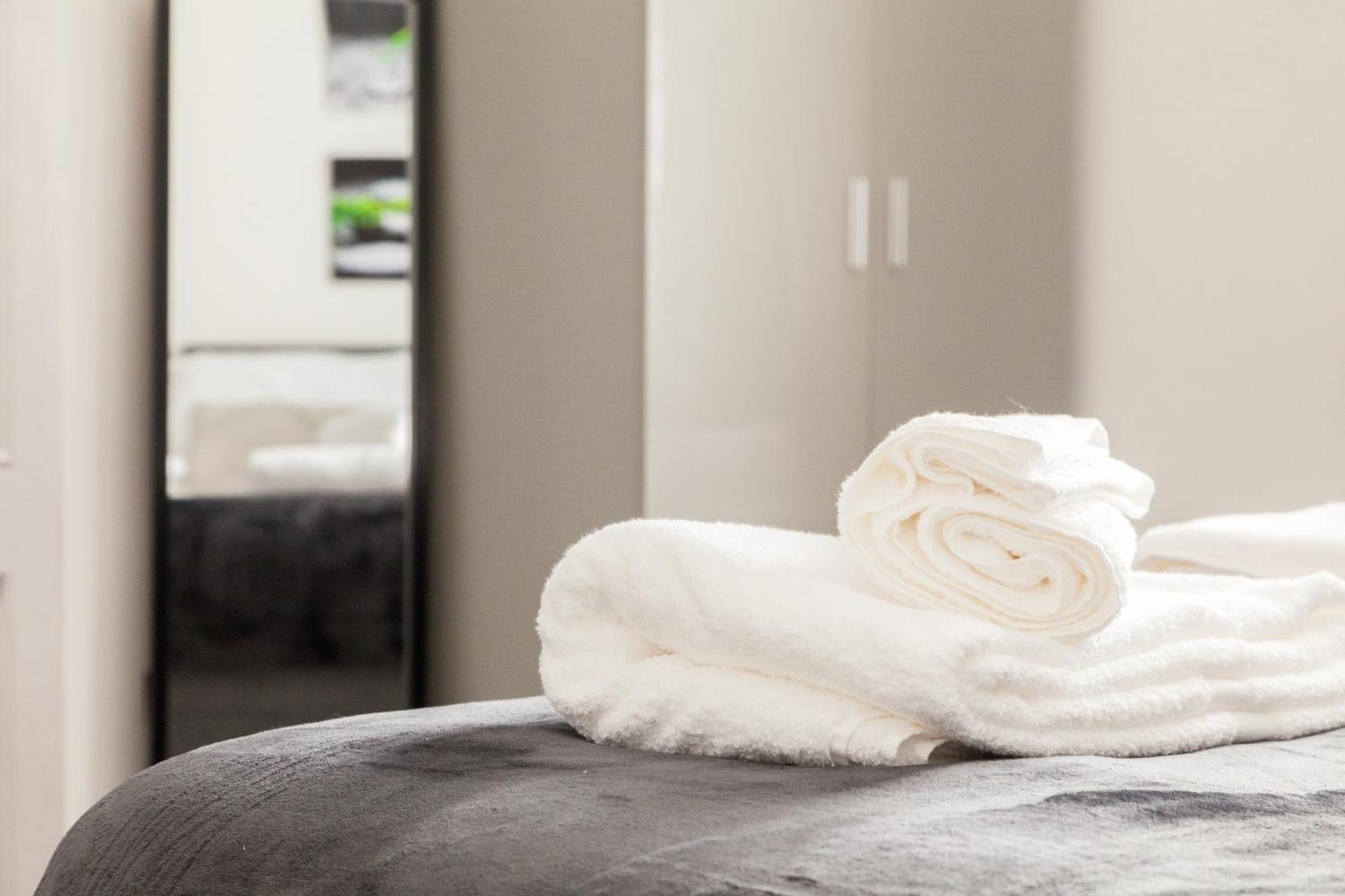 Reduction On Short Stays - Perfect For Large Groups, 8Min Walk To Stadium, Comfy House With Parking Ливърпул Екстериор снимка