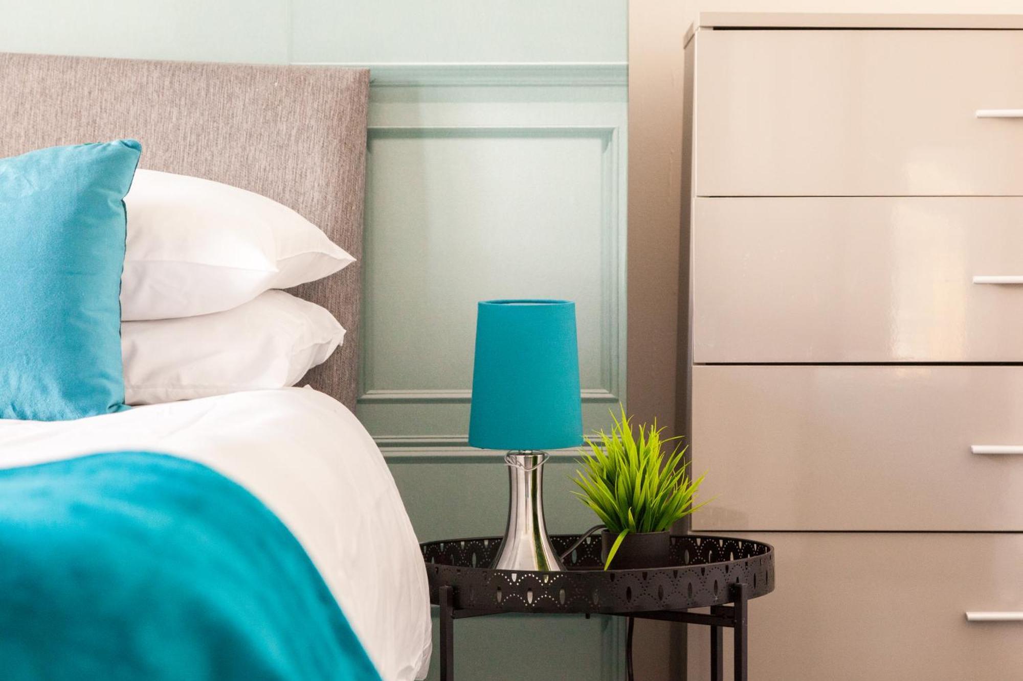 Reduction On Short Stays - Perfect For Large Groups, 8Min Walk To Stadium, Comfy House With Parking Ливърпул Екстериор снимка