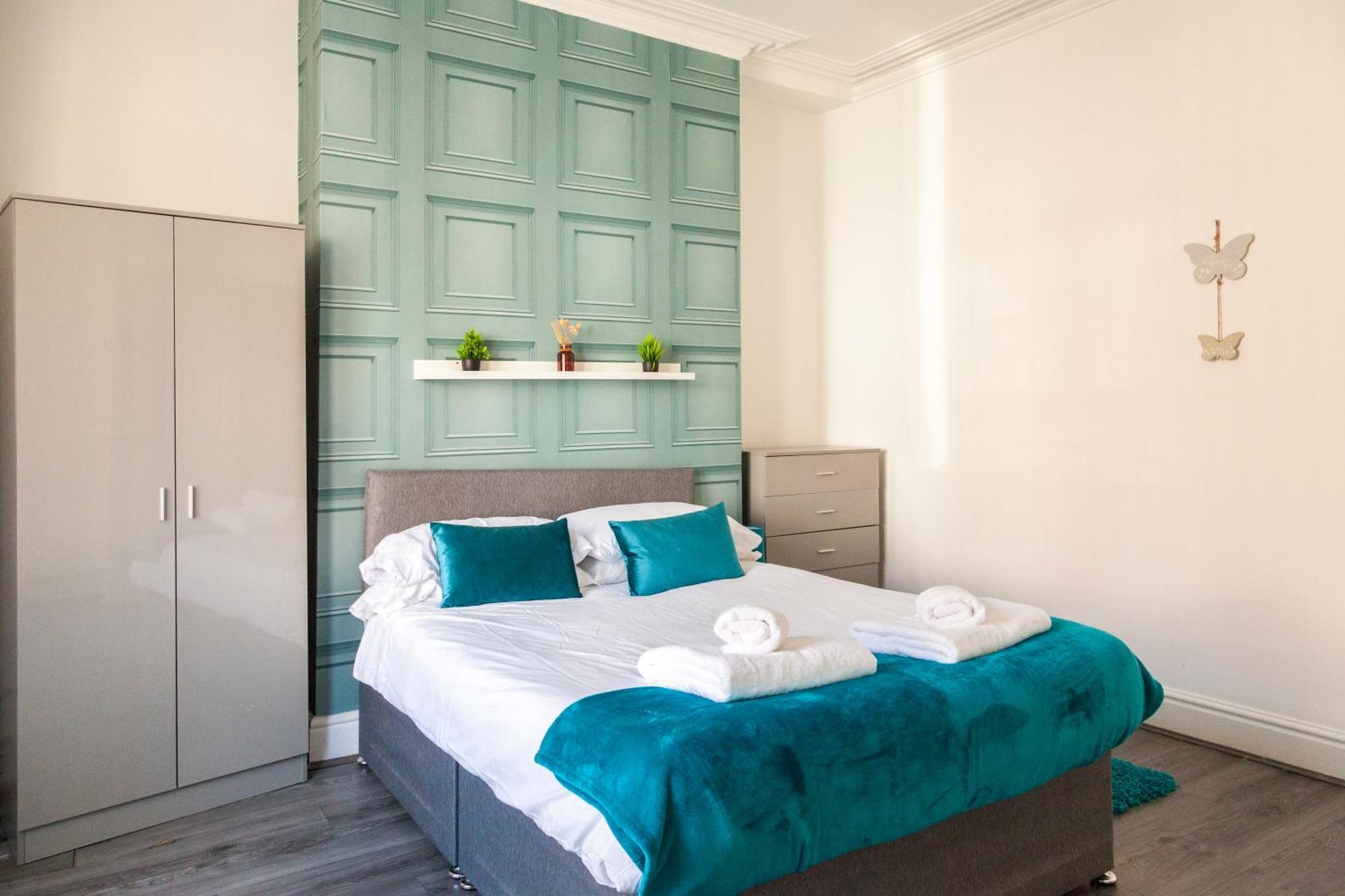Reduction On Short Stays - Perfect For Large Groups, 8Min Walk To Stadium, Comfy House With Parking Ливърпул Екстериор снимка